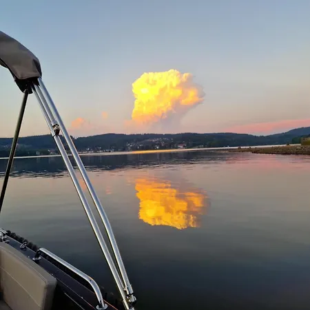 Deluxe Lipno Direkt Am Ufer Von Lipnostausee - Side Village, Nad Vltavou アパート
